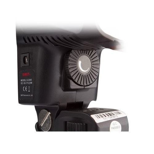 SWIT S-2041 kamerové LED svetlo