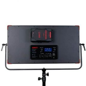 SWIT PL-E90D 3-kit so statívmi v transportnom kufri s DMX ovládaním.