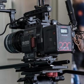 SWIT PB-S220A CINEMA Gold-Mount batéria so 4x D-TAP